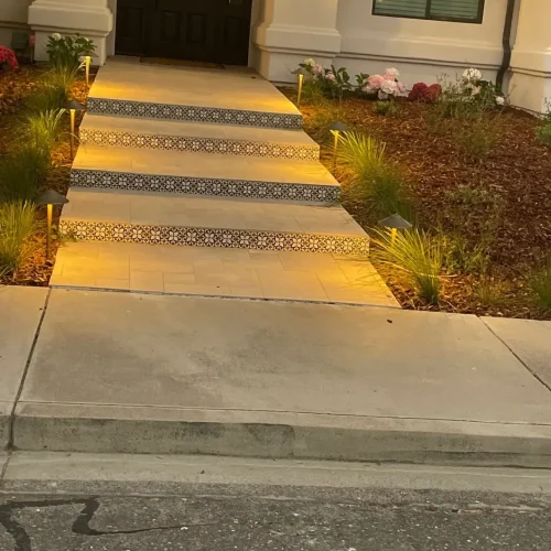 Luna's Landscaping INC (16)-3233